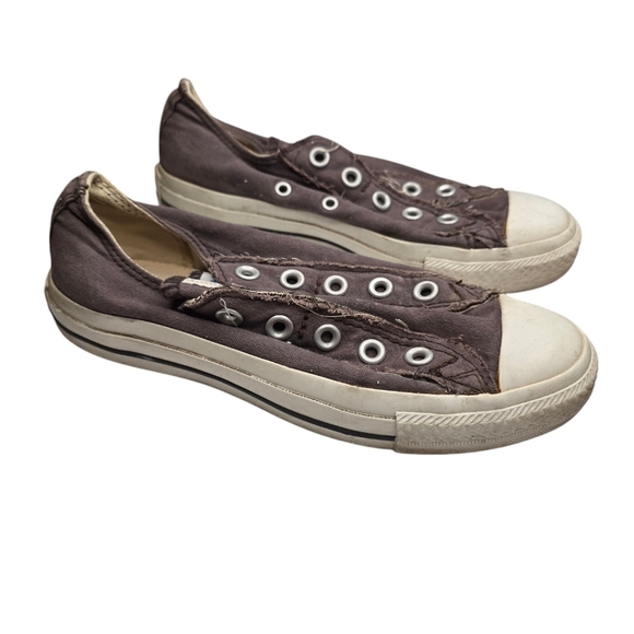 Converse Low Top Purple Unisex Sneakers - Picture 1 of 8